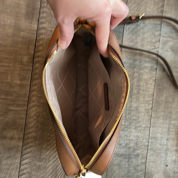 Michael Kors Jet Set Large Crossbody Bag - Picture 3 of 7